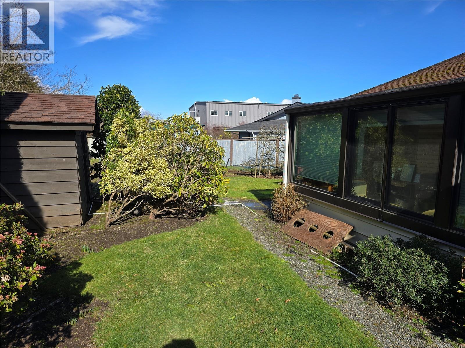  9596 Northlawn Terrace, Sidney