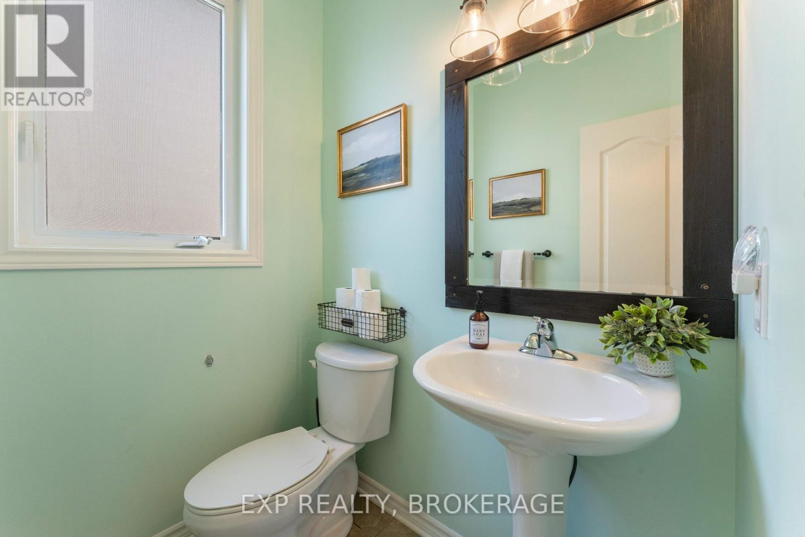 Photo 9 of 1614 Crimson Crescent, Kingston ON