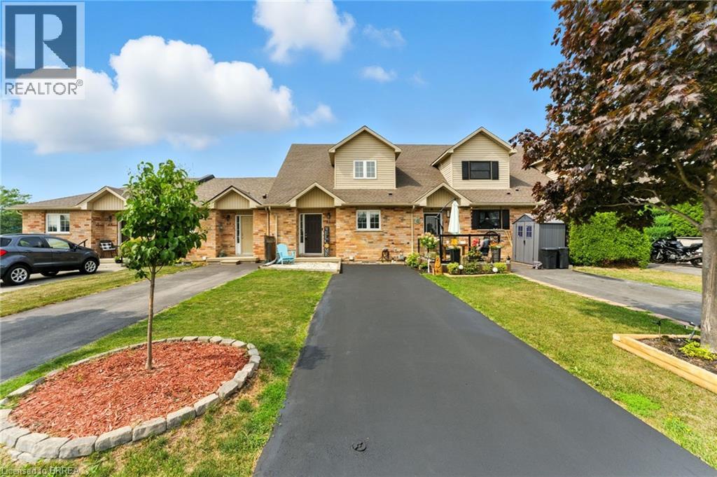 Photo 4 of 61 Hudson Drive, Cayuga ON