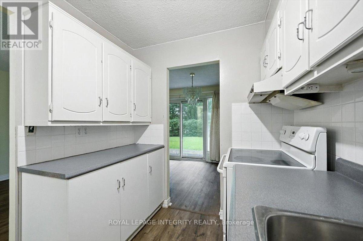 Photo 17 of 109 158 A Mcarthur Avenue, Ottawa ON