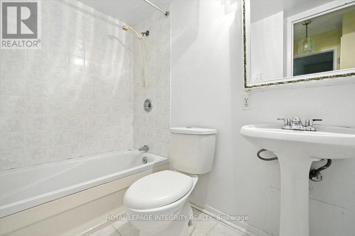 Photo 18 of 109 158 A Mcarthur Avenue, Ottawa ON