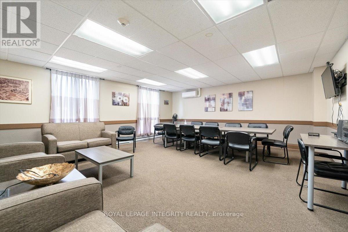 Photo 6 of 109 158 A Mcarthur Avenue, Ottawa ON