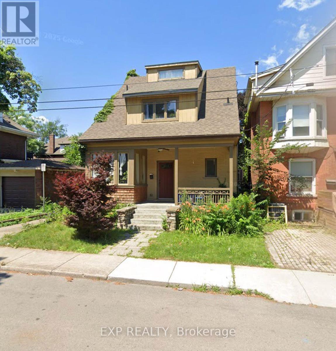 Photo 4 of B 58 Fairholt Road S, Hamilton ON