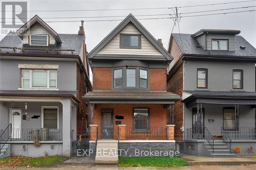 Photo 12 of 2 734 Cannon Street E, Hamilton ON