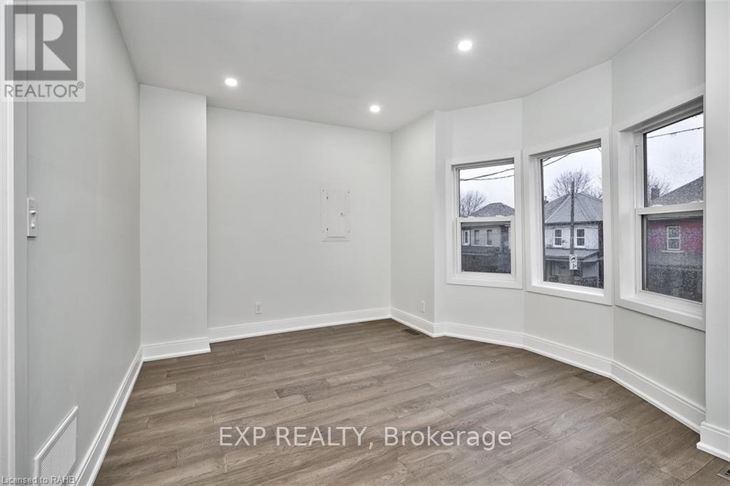 Photo 11 of 2 734 Cannon Street E, Hamilton ON