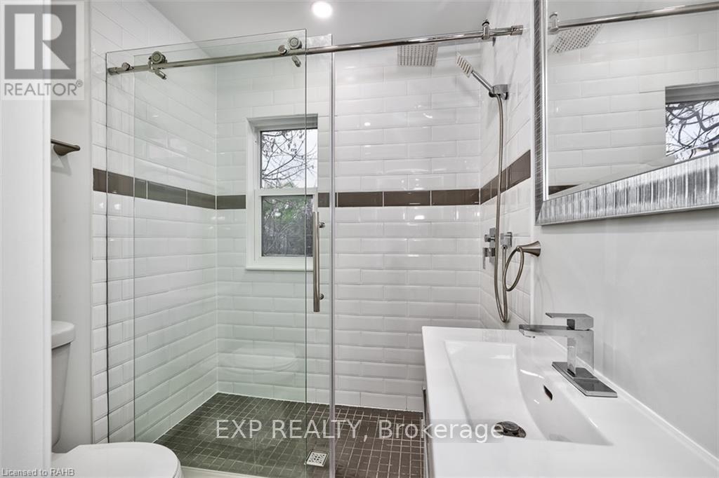 Photo 9 of 2 734 Cannon Street E, Hamilton ON