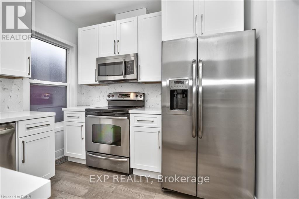 Photo 3 of 2 734 Cannon Street E, Hamilton ON