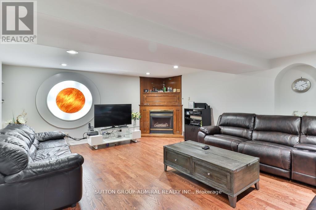Photo 22 of 116 Goulding Avenue, Toronto ON