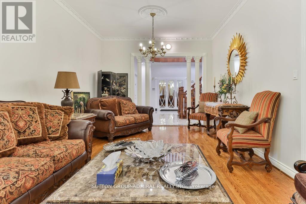 Photo 13 of 116 Goulding Avenue, Toronto ON