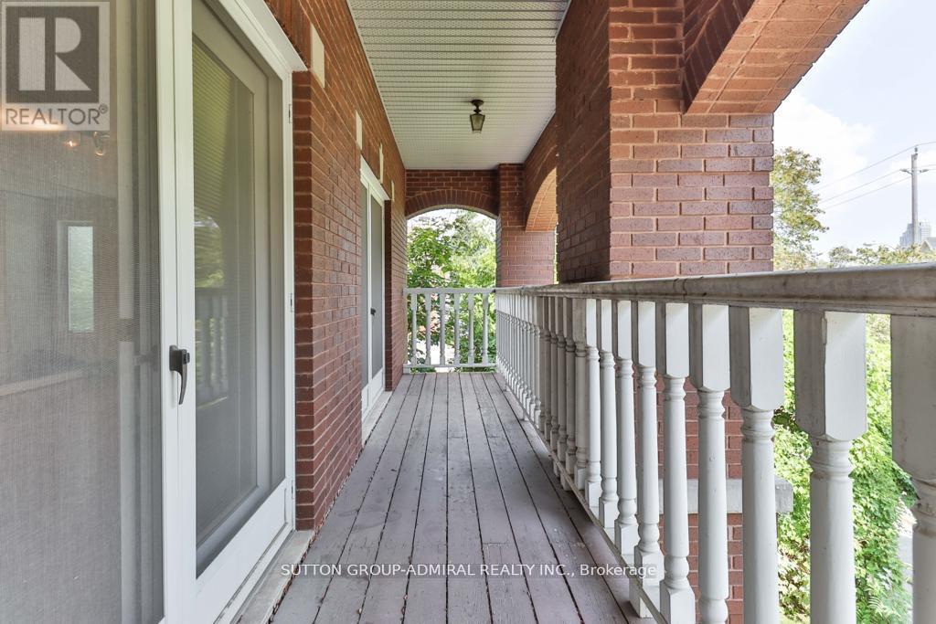 Photo 18 of 116 Goulding Avenue, Toronto ON