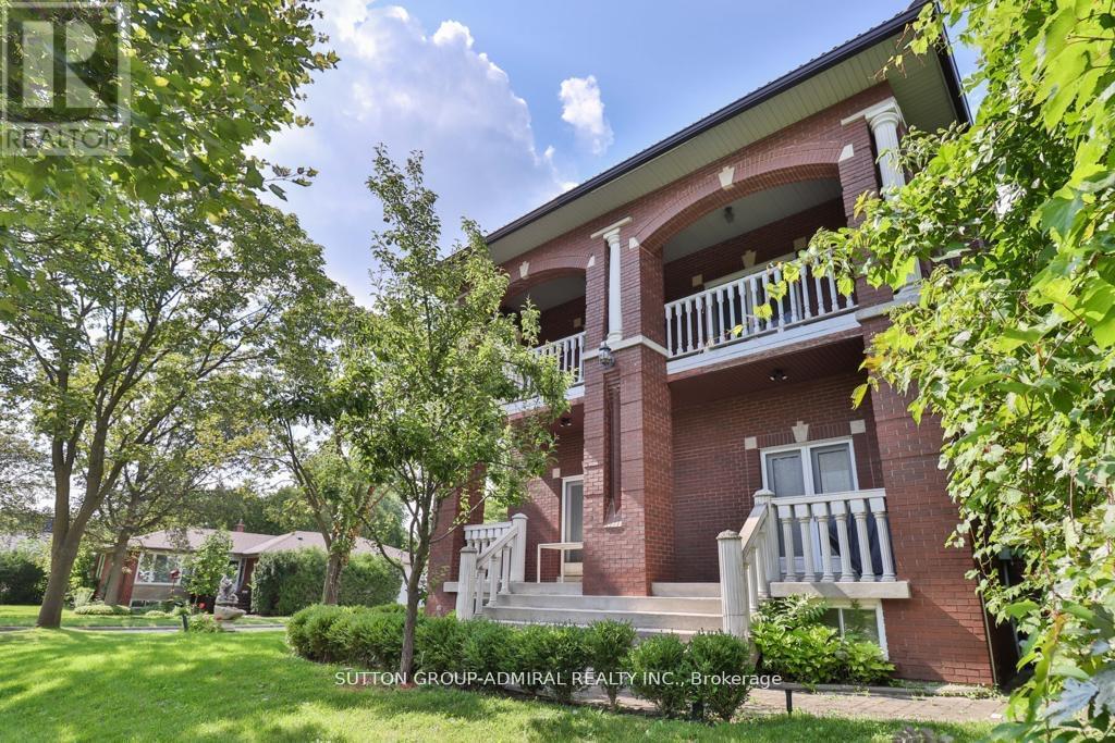 Photo 24 of 116 Goulding Avenue, Toronto ON