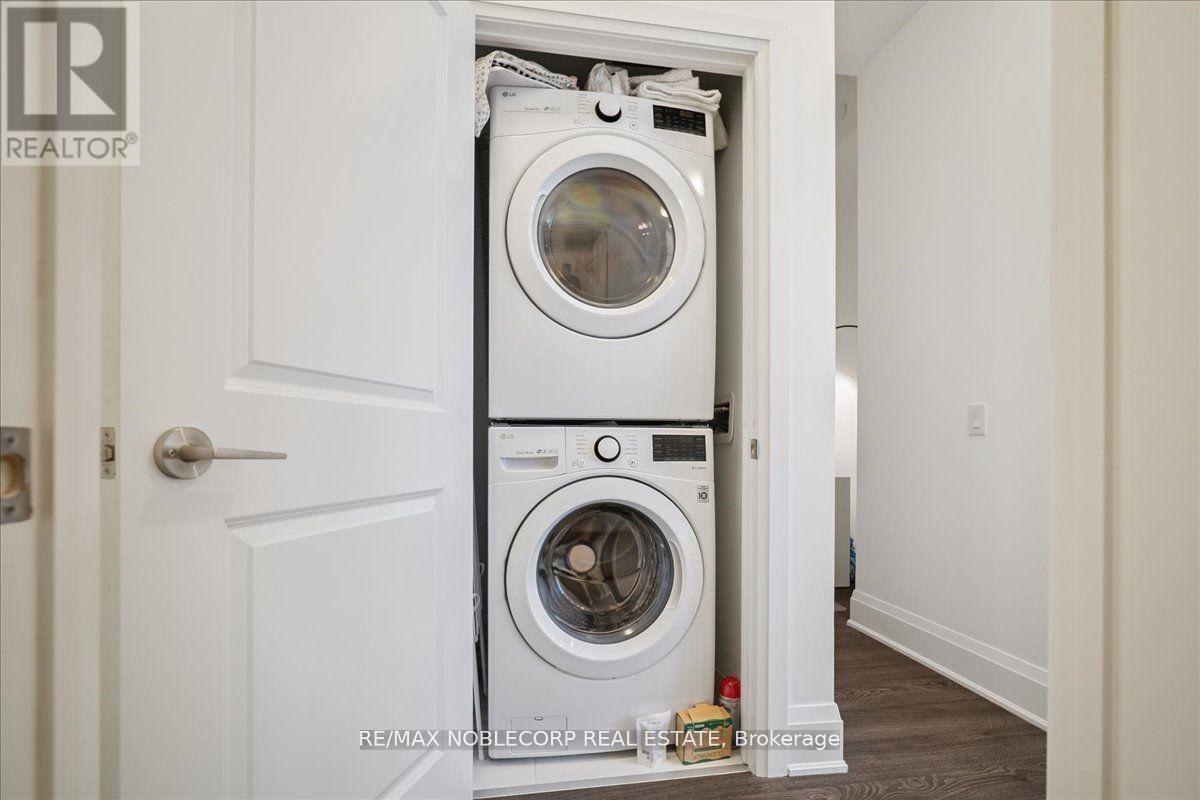 Photo 2 of 607 120 Parliament Street, Toronto ON