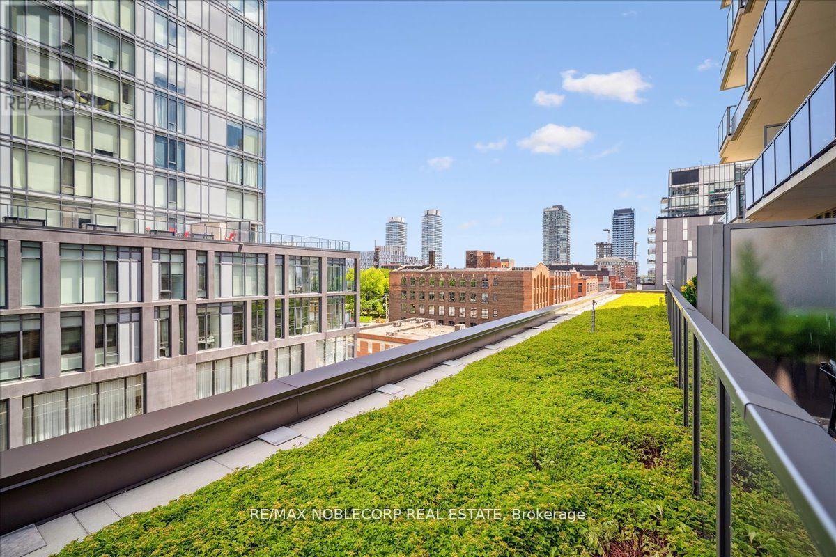 Photo 10 of 607 120 Parliament Street, Toronto ON