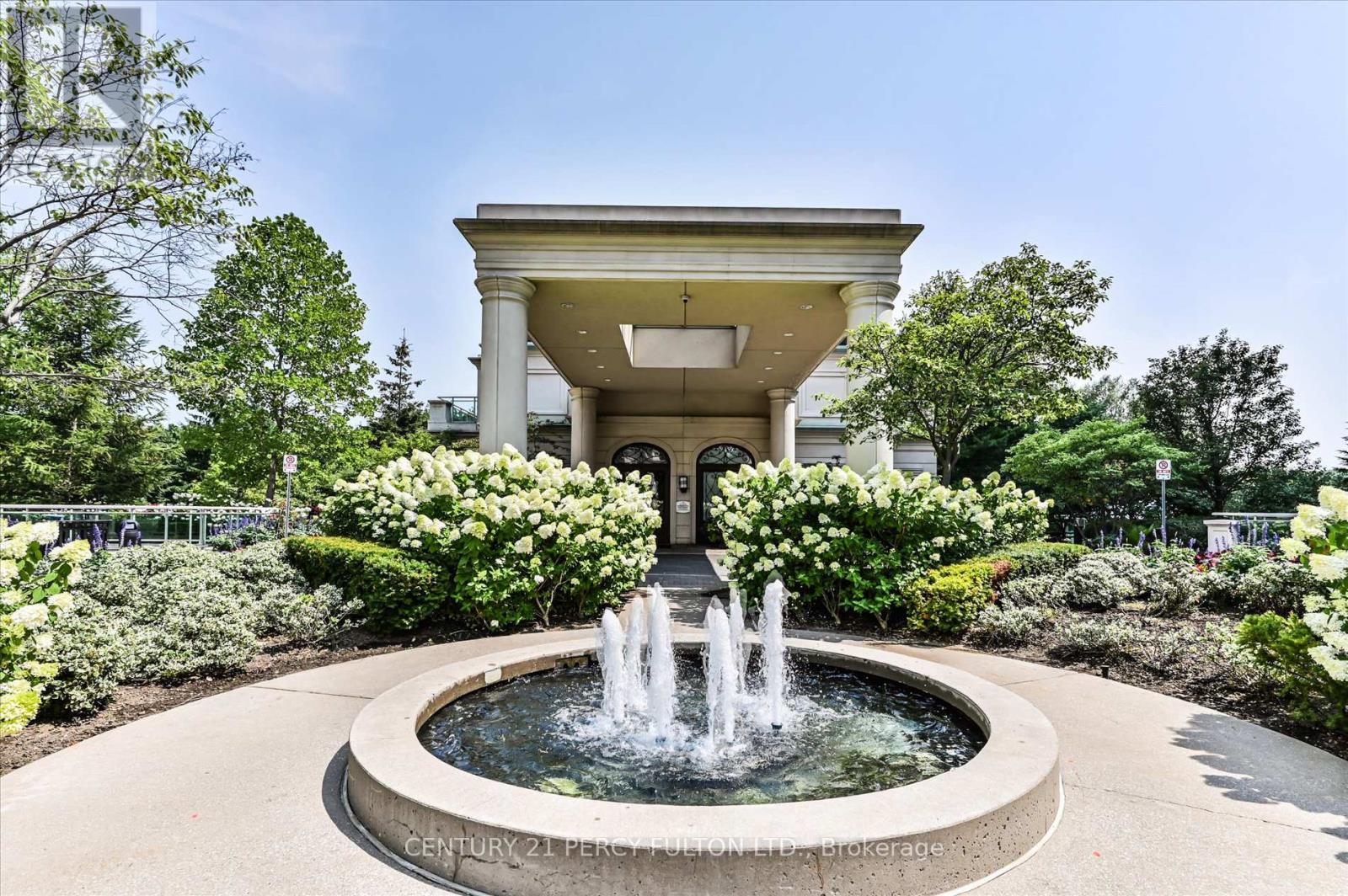 Photo 3 of 317 20 Bloorview Place, Toronto ON