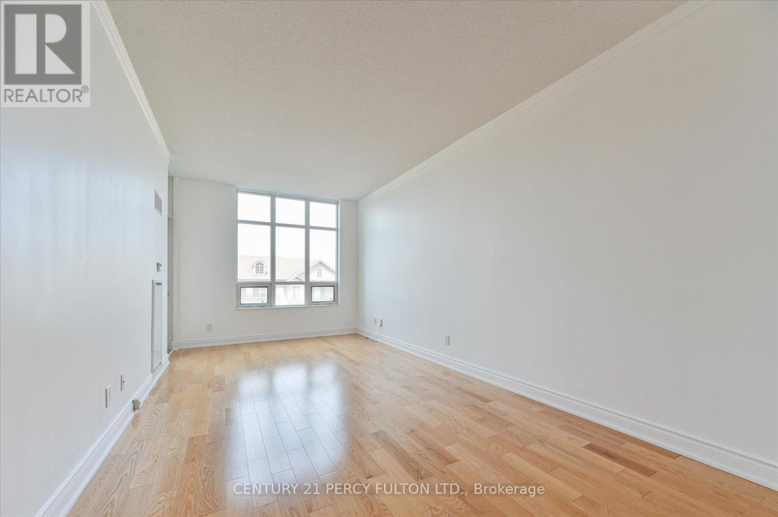 Photo 8 of 317 20 Bloorview Place, Toronto ON