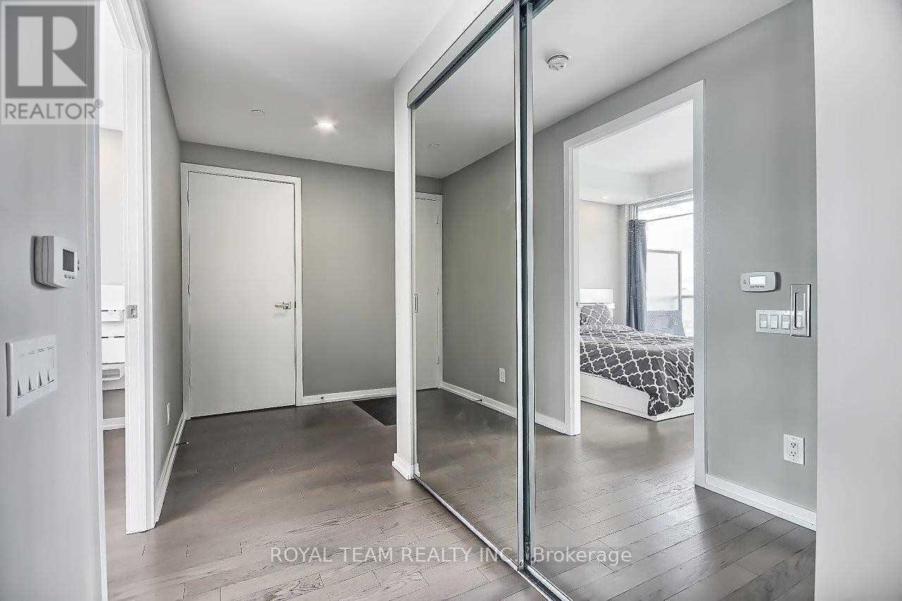 Photo 5 of 2308 101 Peter Street, Toronto ON