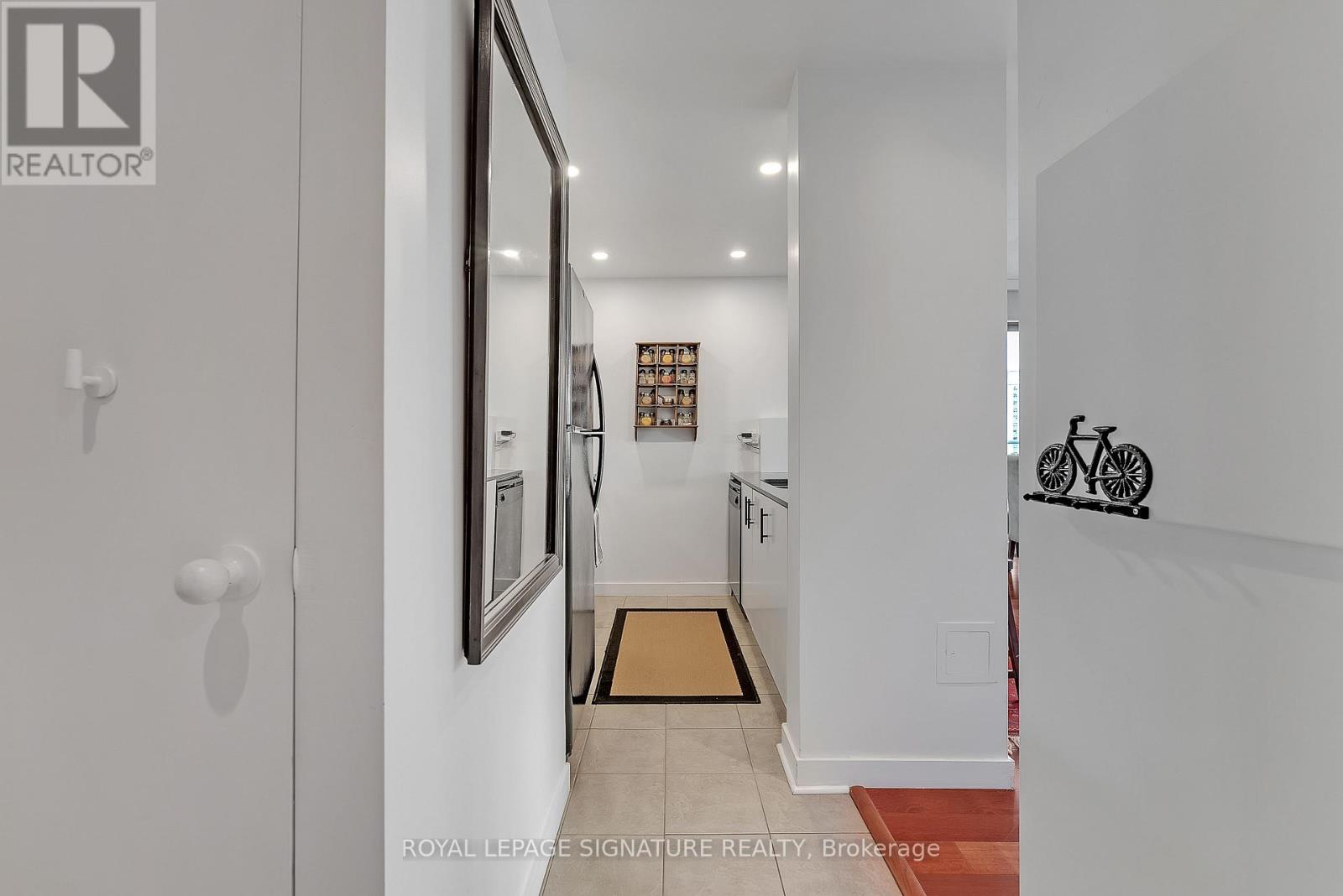 Photo 1 of 1002 285 Mutual Street, Toronto ON