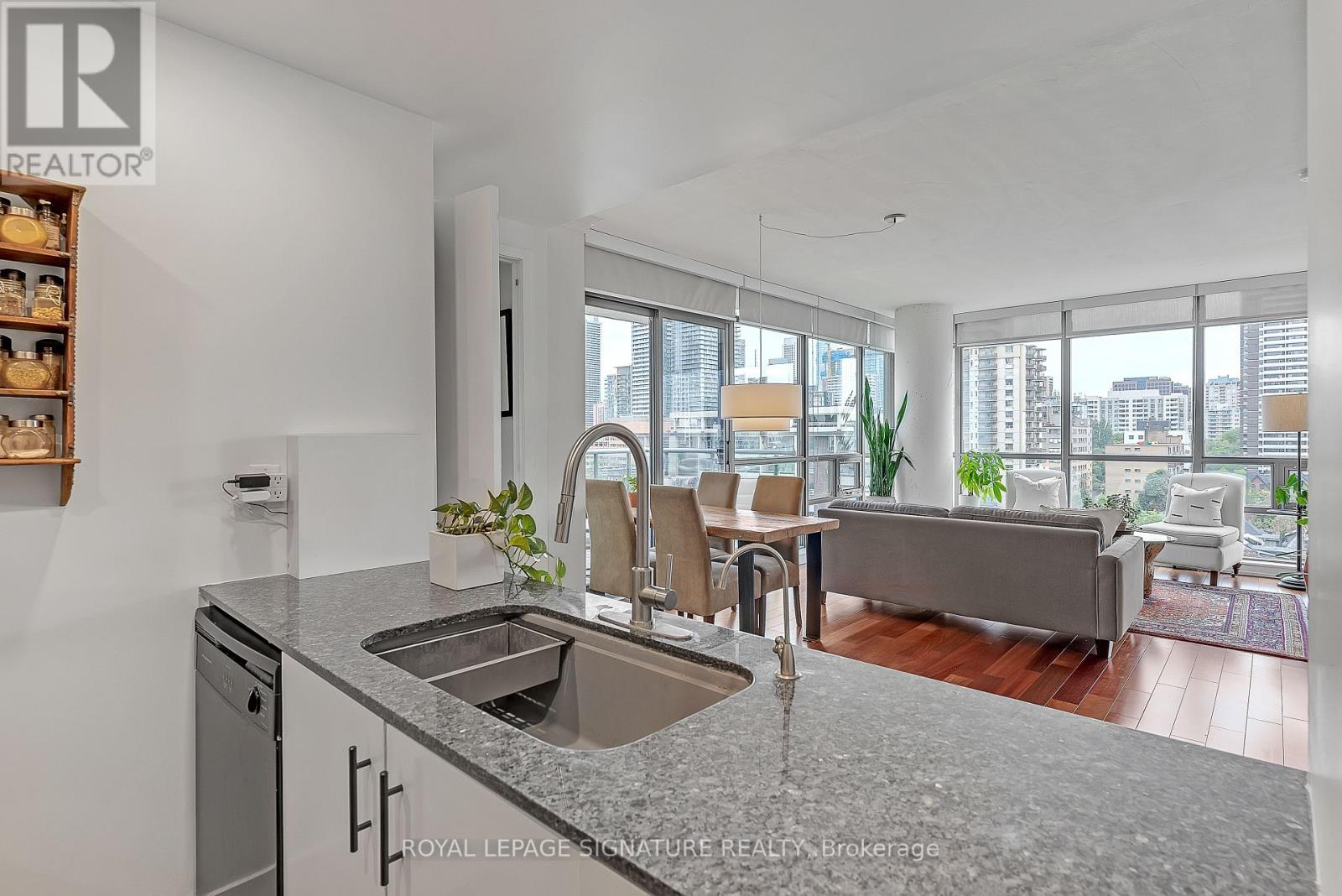 Photo 16 of 1002 285 Mutual Street, Toronto ON