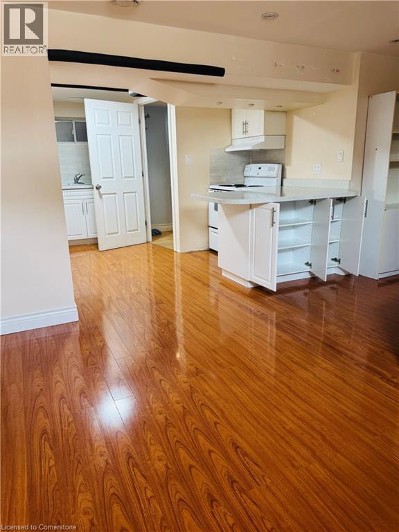 Photo 2 of 585 Mohawk Road, Hamilton ON