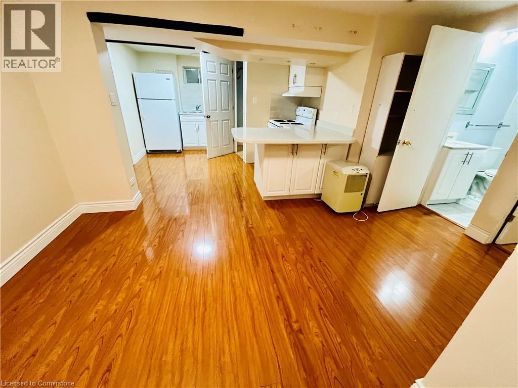 Photo 4 of 585 Mohawk Road, Hamilton ON