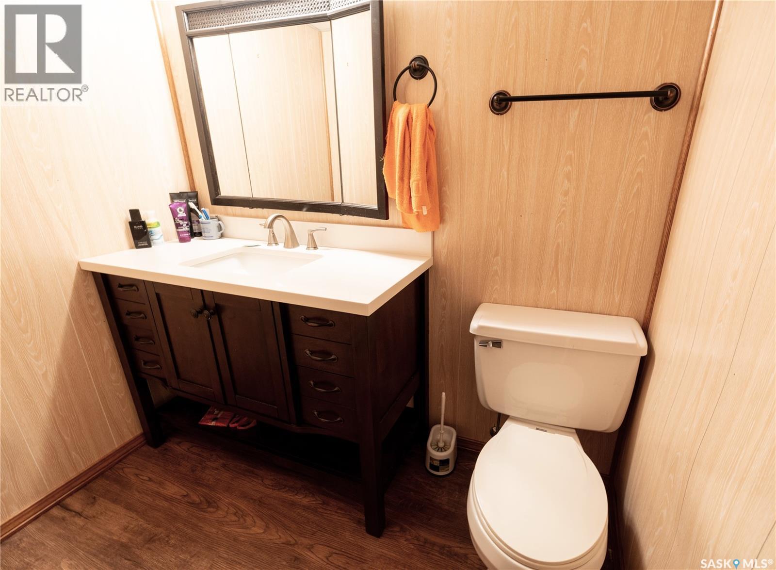 Photo 11 of 224 Logan Crescent, Regina SK