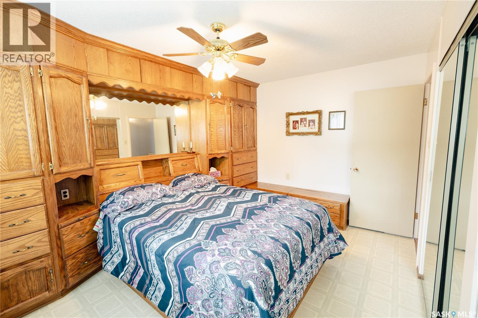 Photo 23 of 224 Logan Crescent, Regina SK