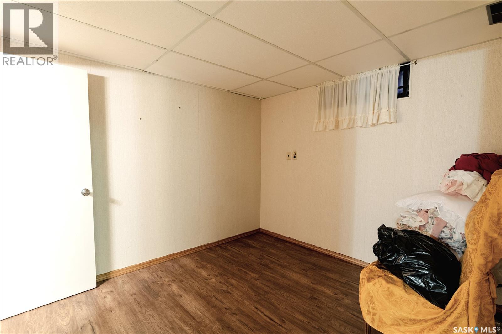 Photo 3 of 224 Logan Crescent, Regina SK