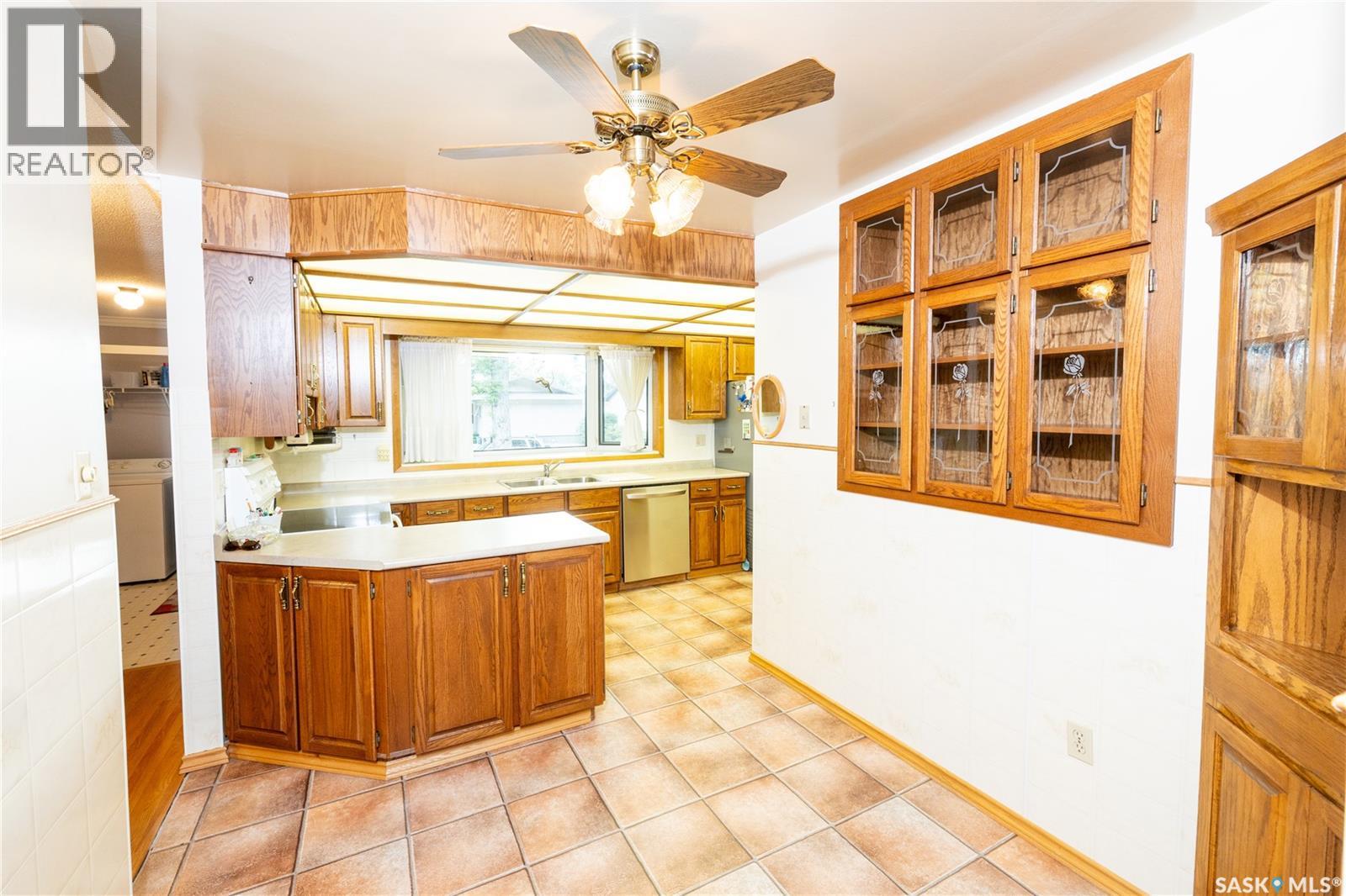 Photo 2 of 224 Logan Crescent, Regina SK