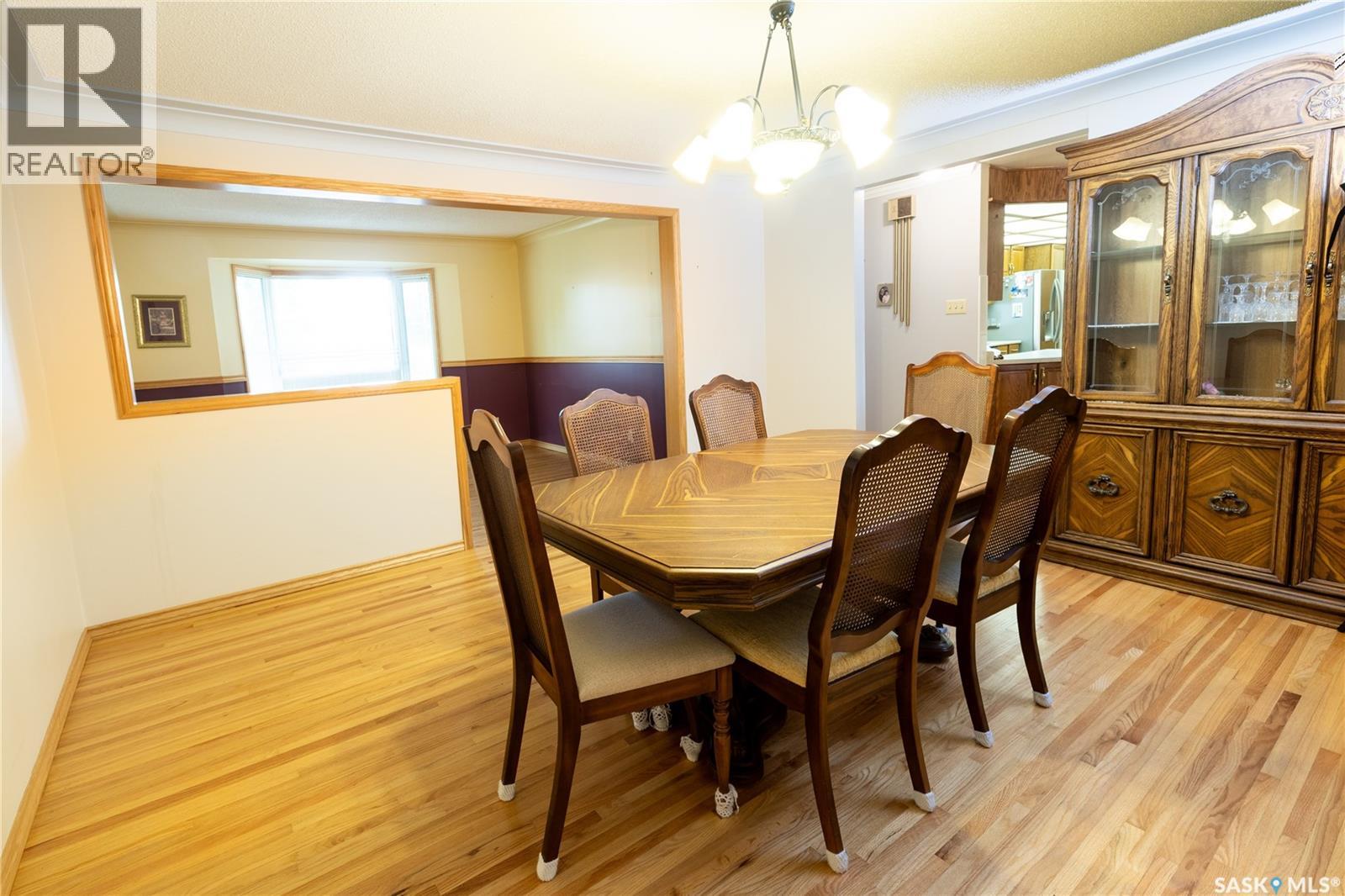 Photo 4 of 224 Logan Crescent, Regina SK