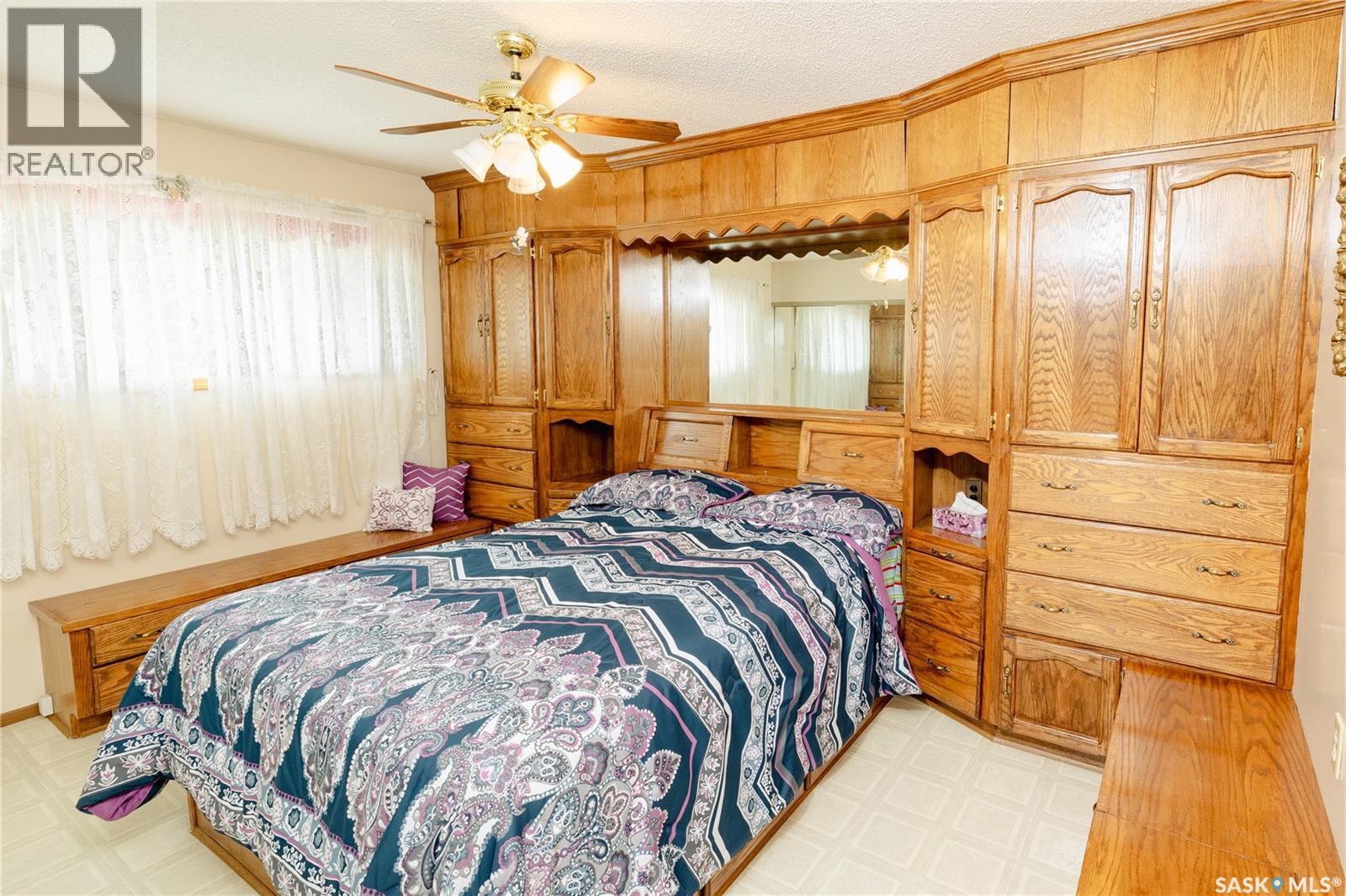 Photo 22 of 224 Logan Crescent, Regina SK