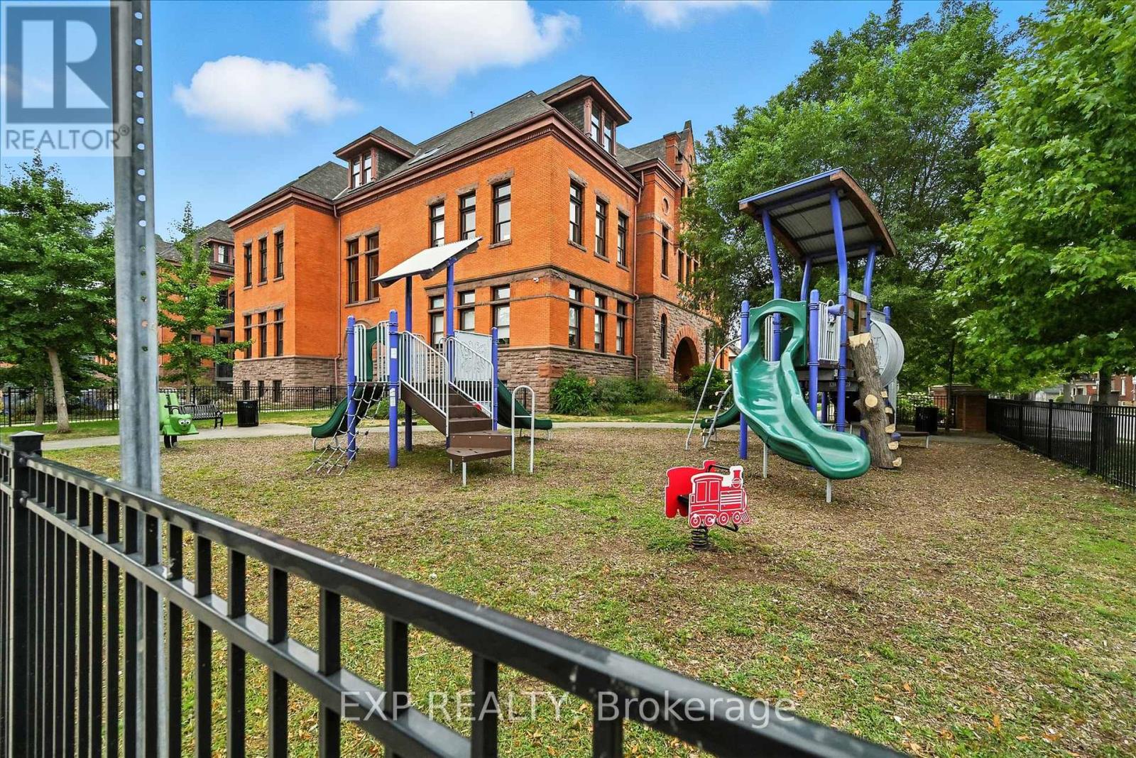 Photo 3 of 204 200 Stinson Street, Hamilton ON