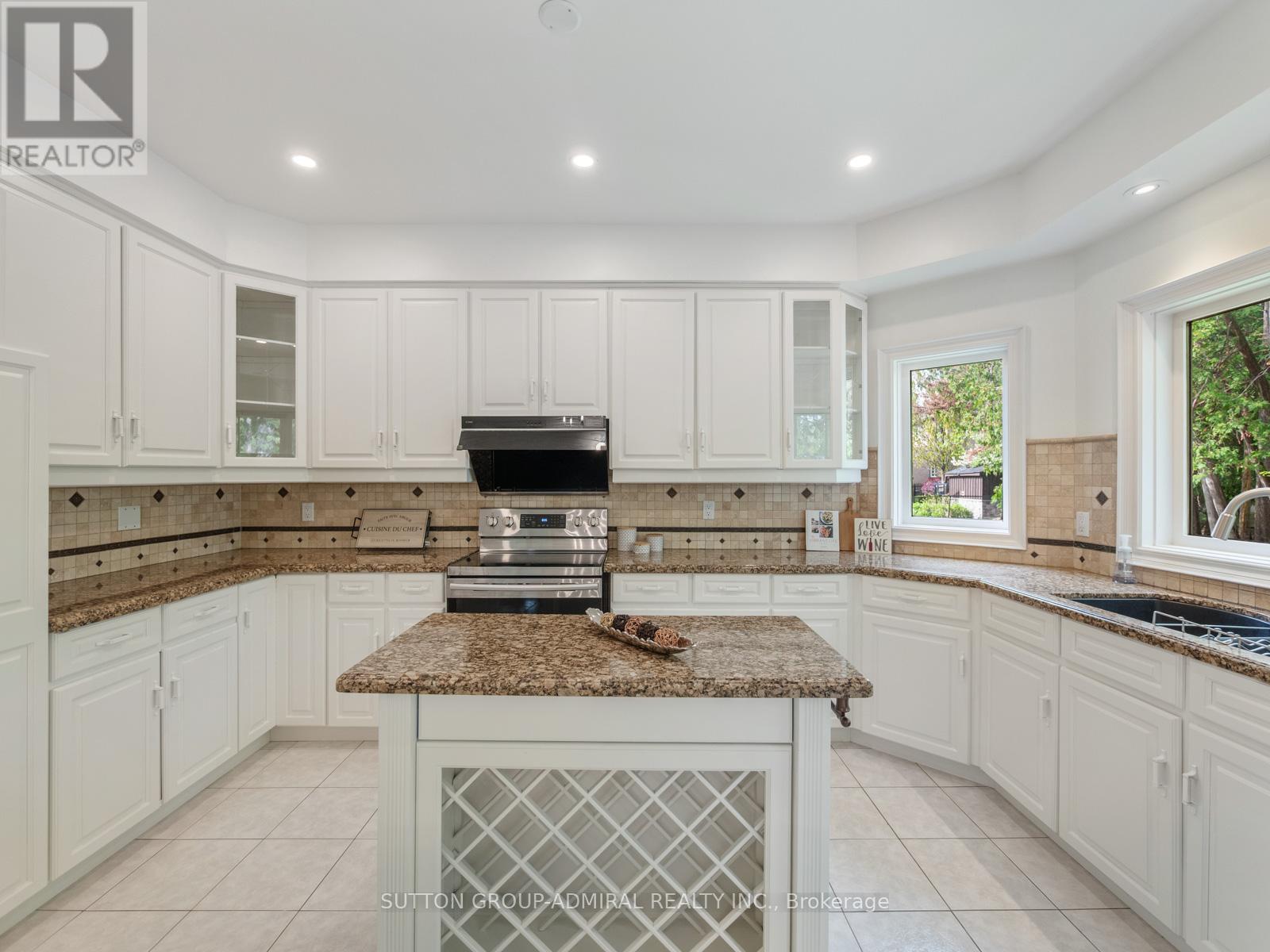 Photo 47 of 8 Tivoli Avenue, Richmond Hill ON