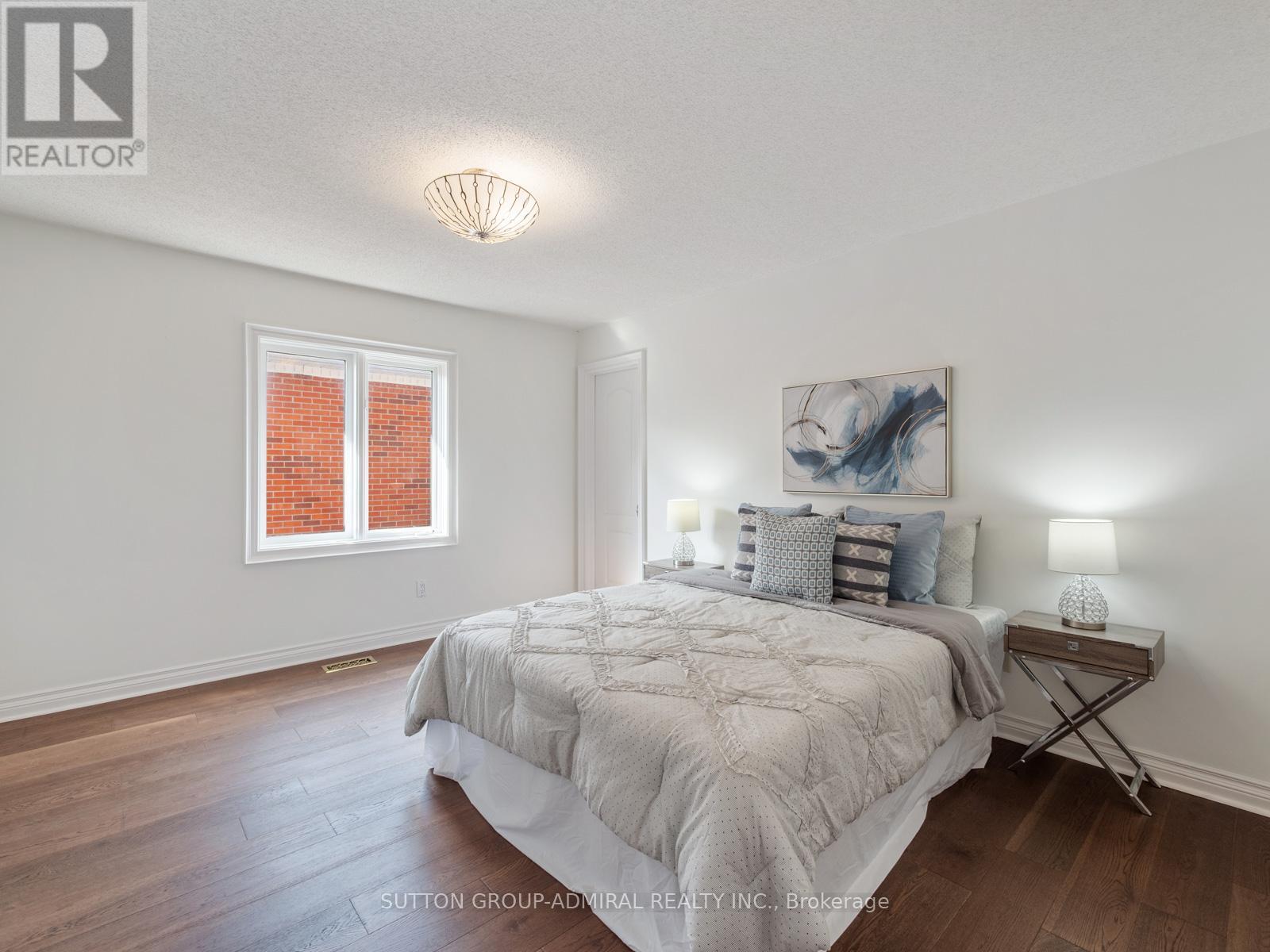 Photo 25 of 8 Tivoli Avenue, Richmond Hill ON