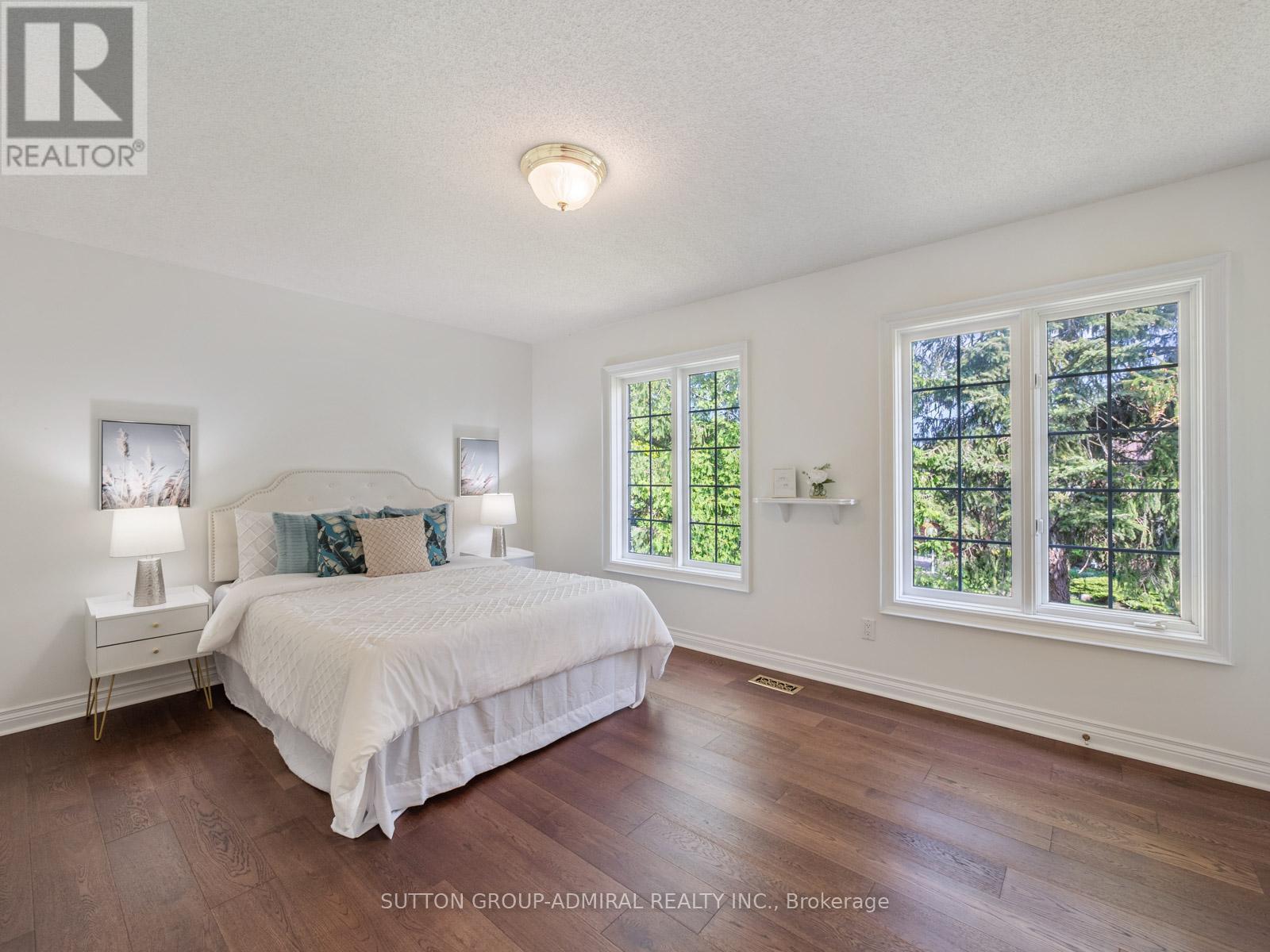 Photo 11 of 8 Tivoli Avenue, Richmond Hill ON