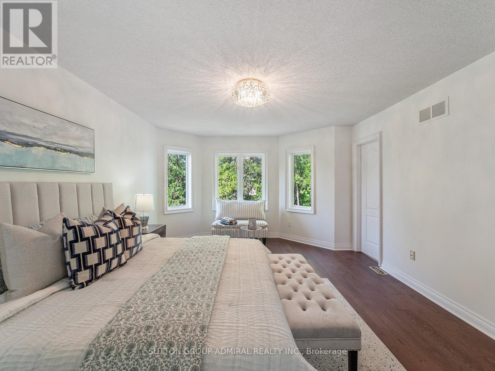Photo 7 of 8 Tivoli Avenue, Richmond Hill ON