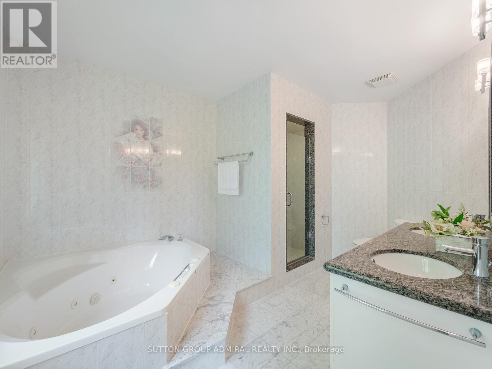 Photo 45 of 8 Tivoli Avenue, Richmond Hill ON