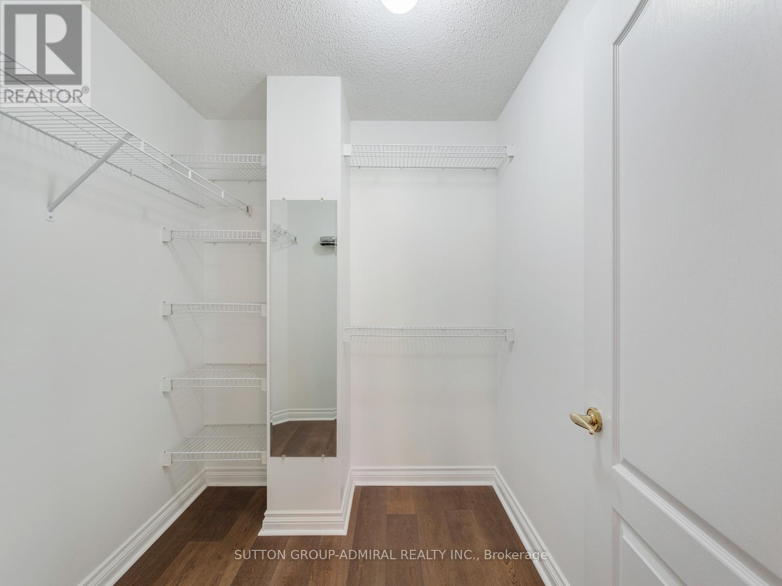 Photo 13 of 8 Tivoli Avenue, Richmond Hill ON
