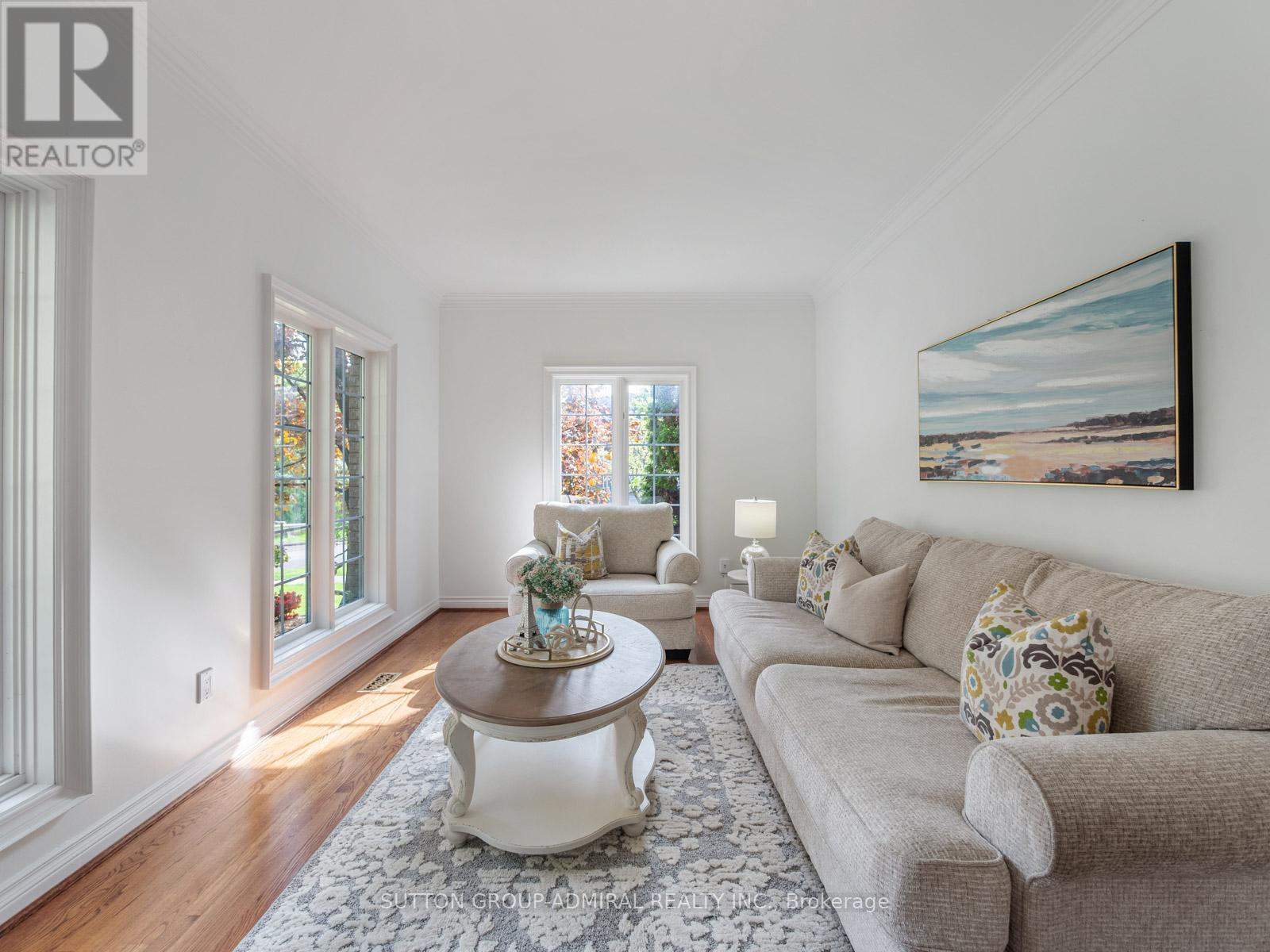 Photo 15 of 8 Tivoli Avenue, Richmond Hill ON