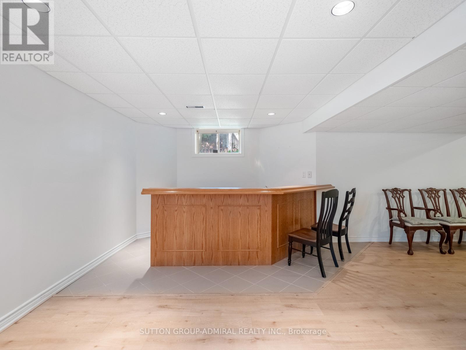 Photo 14 of 8 Tivoli Avenue, Richmond Hill ON
