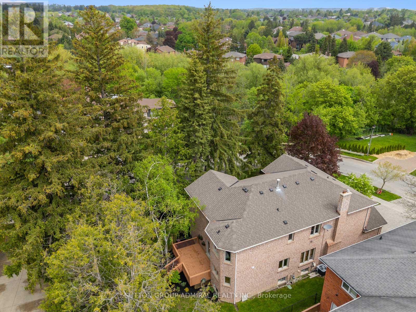 Photo 24 of 8 Tivoli Avenue, Richmond Hill ON