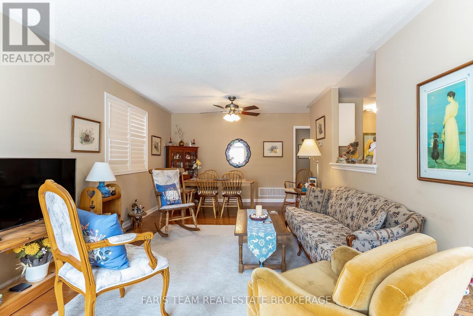 Photo 13 of 18 318 Little Avenue, Barrie ON