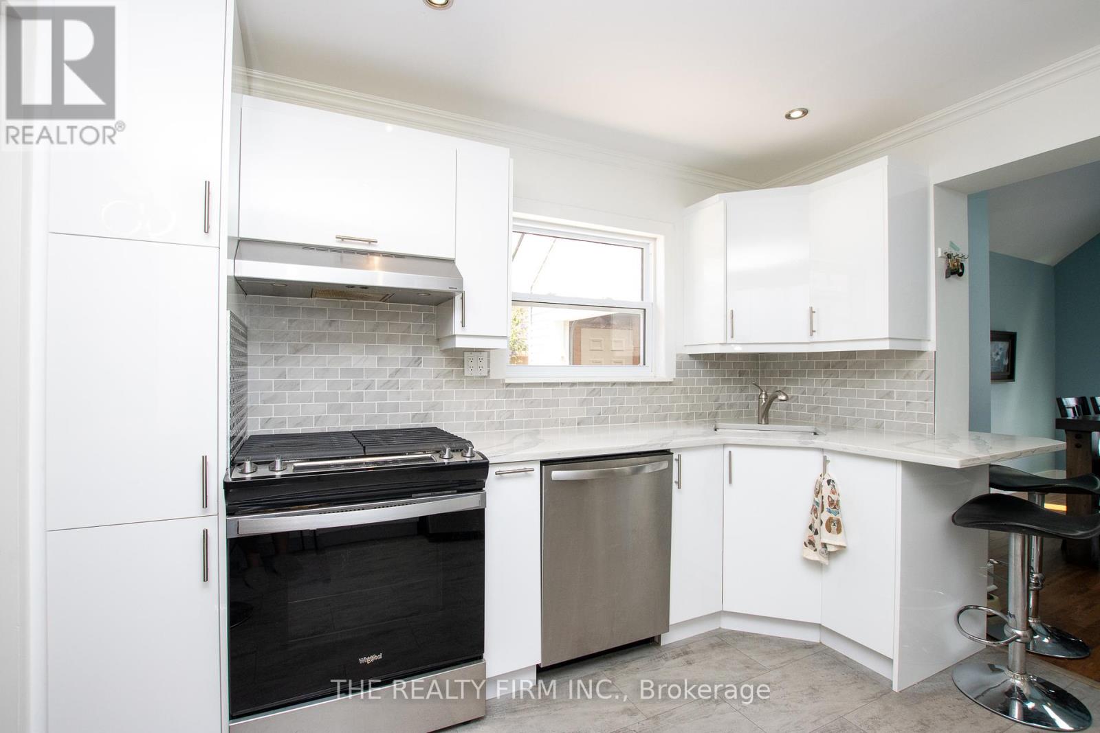 Photo 11 of 106 Brampton Road, London East ON