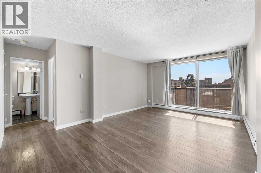 Single Family House for Sale in    Avenue SW Cliff Bungalow Calgary 