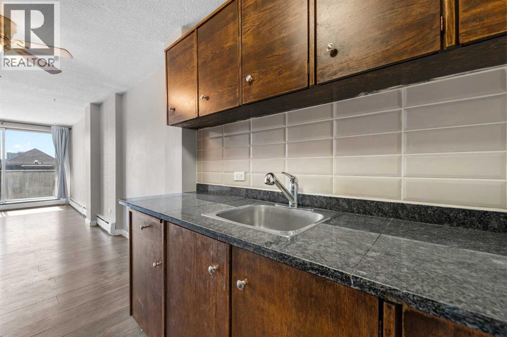 Single Family House for Sale in    Avenue SW Cliff Bungalow Calgary 