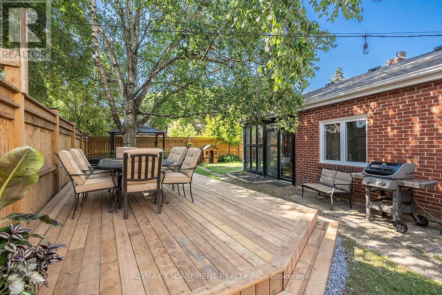 Photo 8 of 2061 Halton Place, Burlington ON