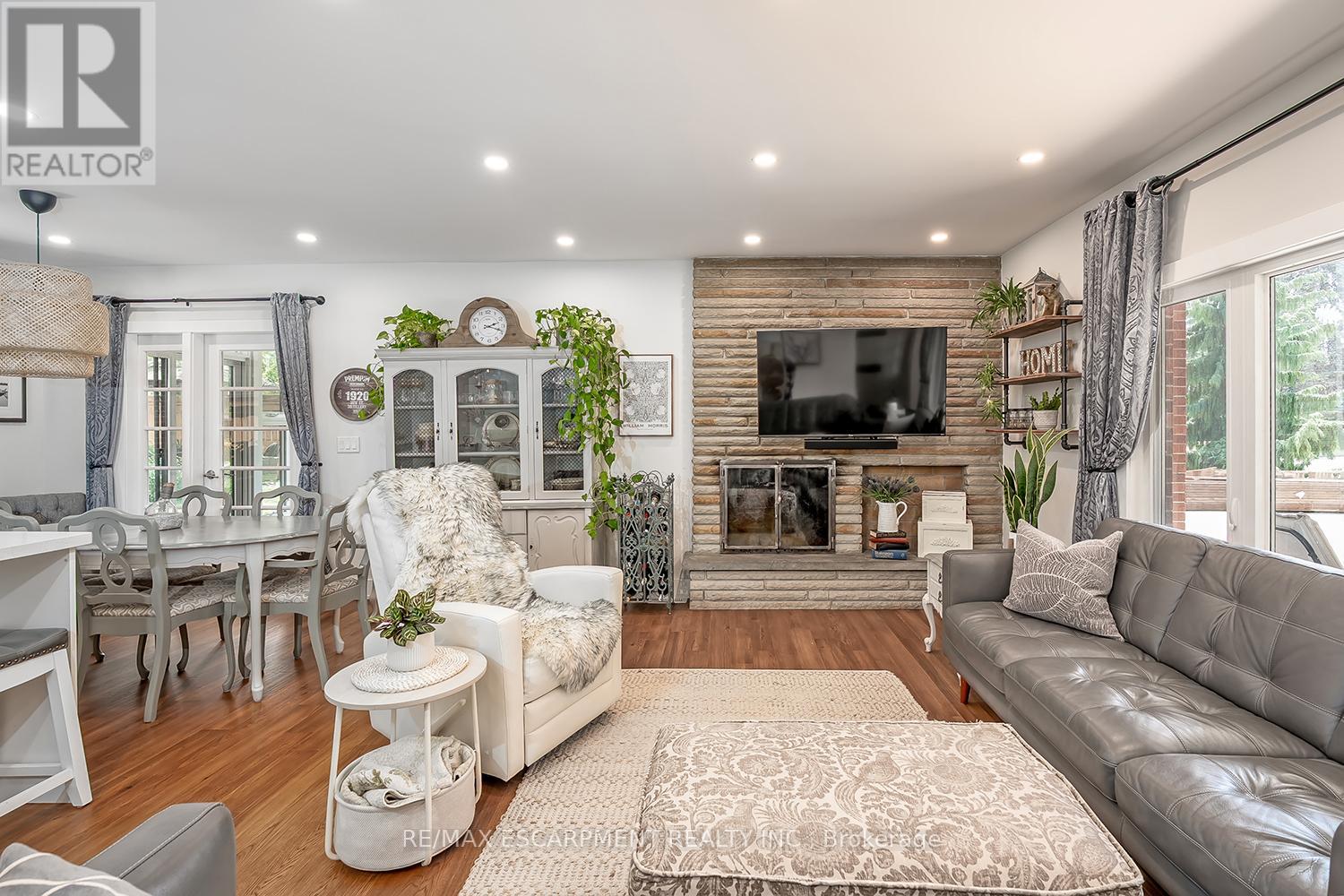 Photo 1 of 2061 Halton Place, Burlington ON