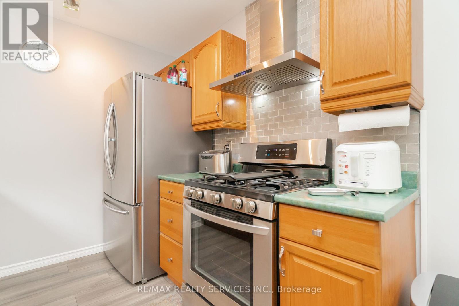 Photo 15 of 6 Lauderdale Road, Brampton ON
