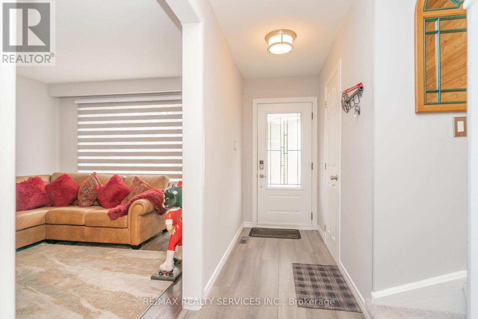 Photo 5 of 6 Lauderdale Road, Brampton ON
