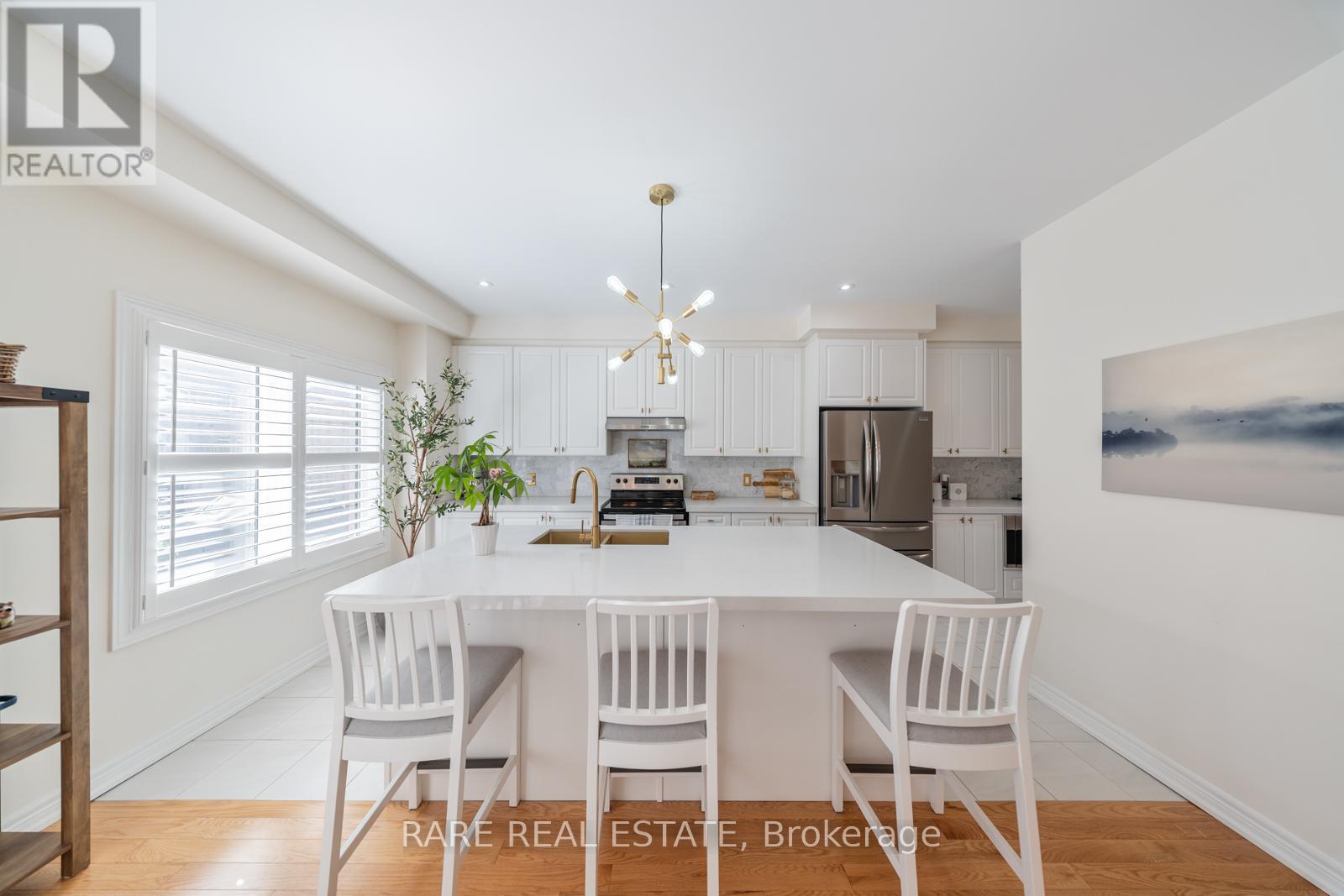 Photo 18 of 160 Fruitvale Circle, Brampton ON