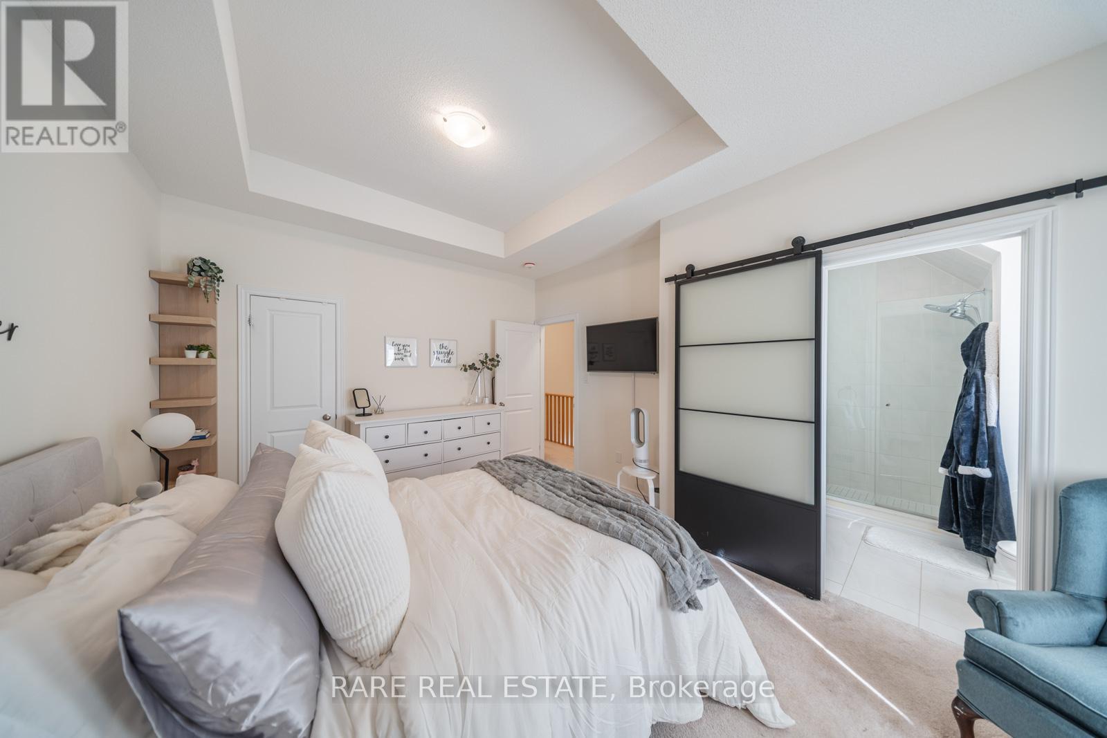Photo 6 of 160 Fruitvale Circle, Brampton ON